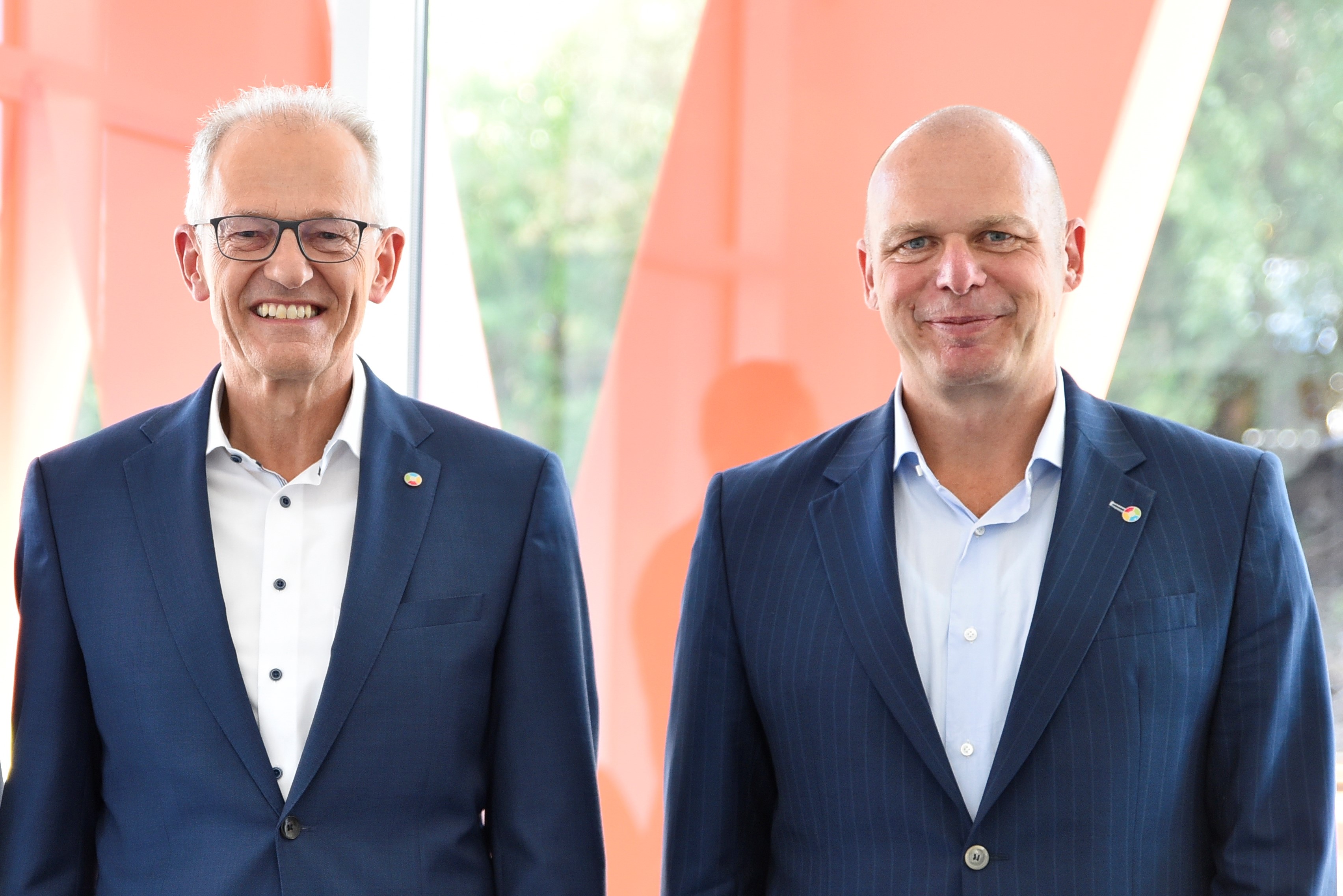 Planned succession at the to of the WEBER-Group: Andreas Becker (r.) follows family-entrepreneur and CEO Dr. Thomas Zipp.